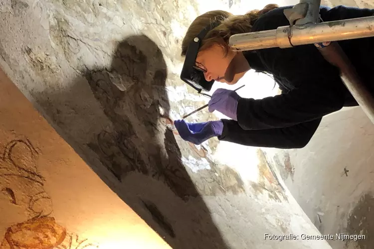 Nicolaaskapel gaat weer open: conservering schilderingen klaar