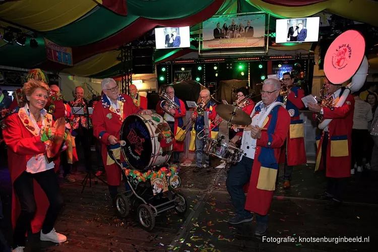 Carnaval in Nijmegen van de baan