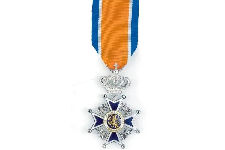 Koninklijke onderscheiding voor de heer Rob (R.M.) van Eenennaam (68)